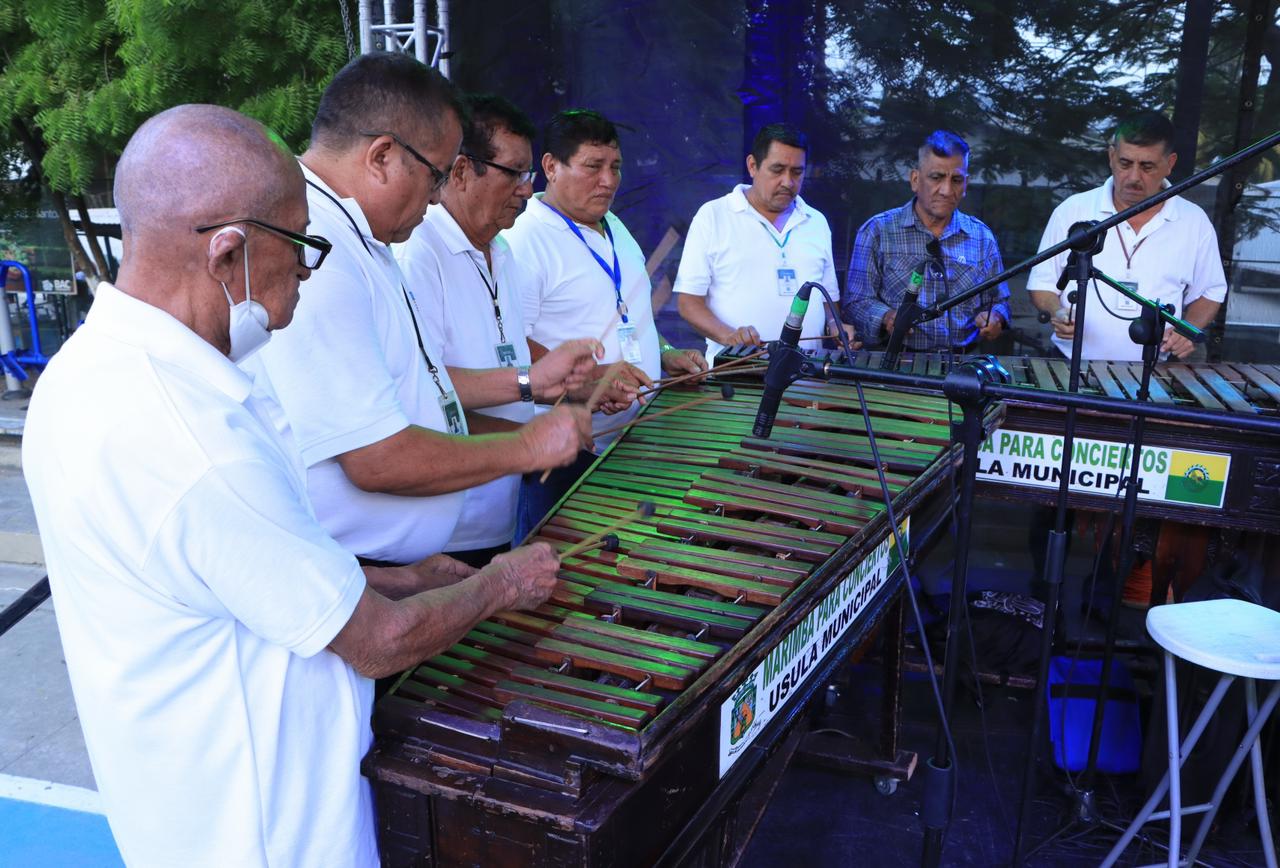 La sampedrana Dubis Oviedo gana el festival nacional de la canción