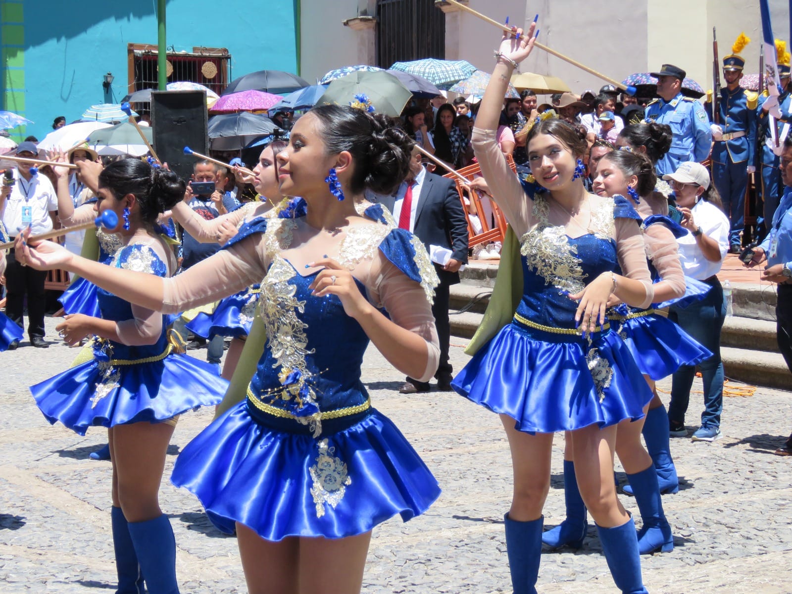 Progreseños disfrutan concierto de grupo mexicano Miramar