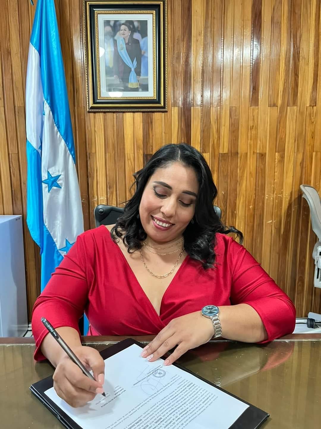 Conozca quien es la nueva jefa departamental nombrada para Islas de la Bahia